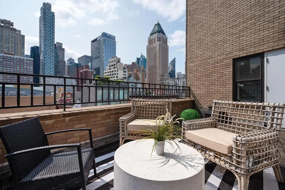 809-6A New 2Br Duplex With A Private Patio Apartment New York