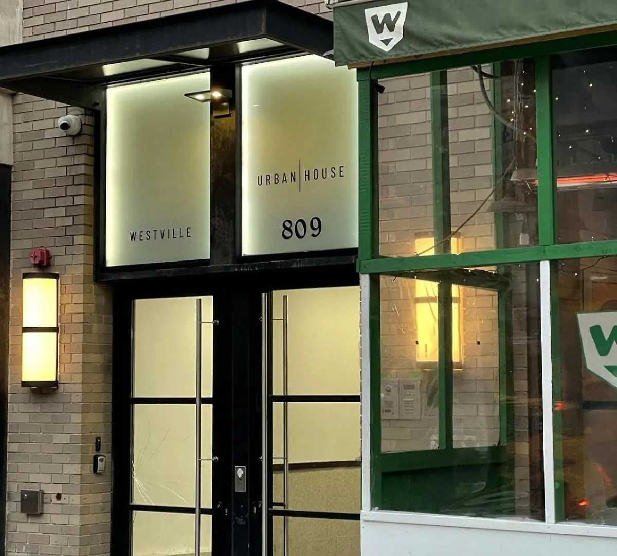 809-6A New 2Br Duplex With A Private Patio Apartment New York