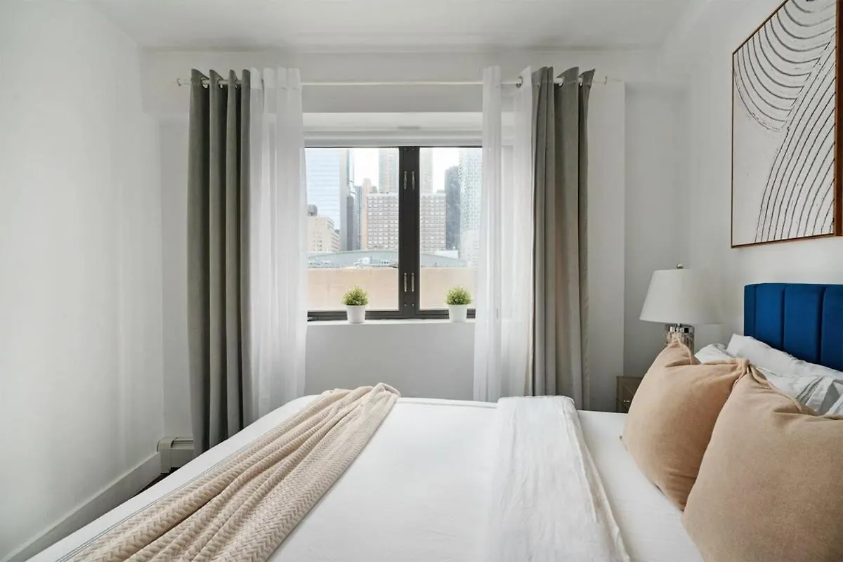 809-6A New 2Br Duplex With A Private Patio Apartment New York United States