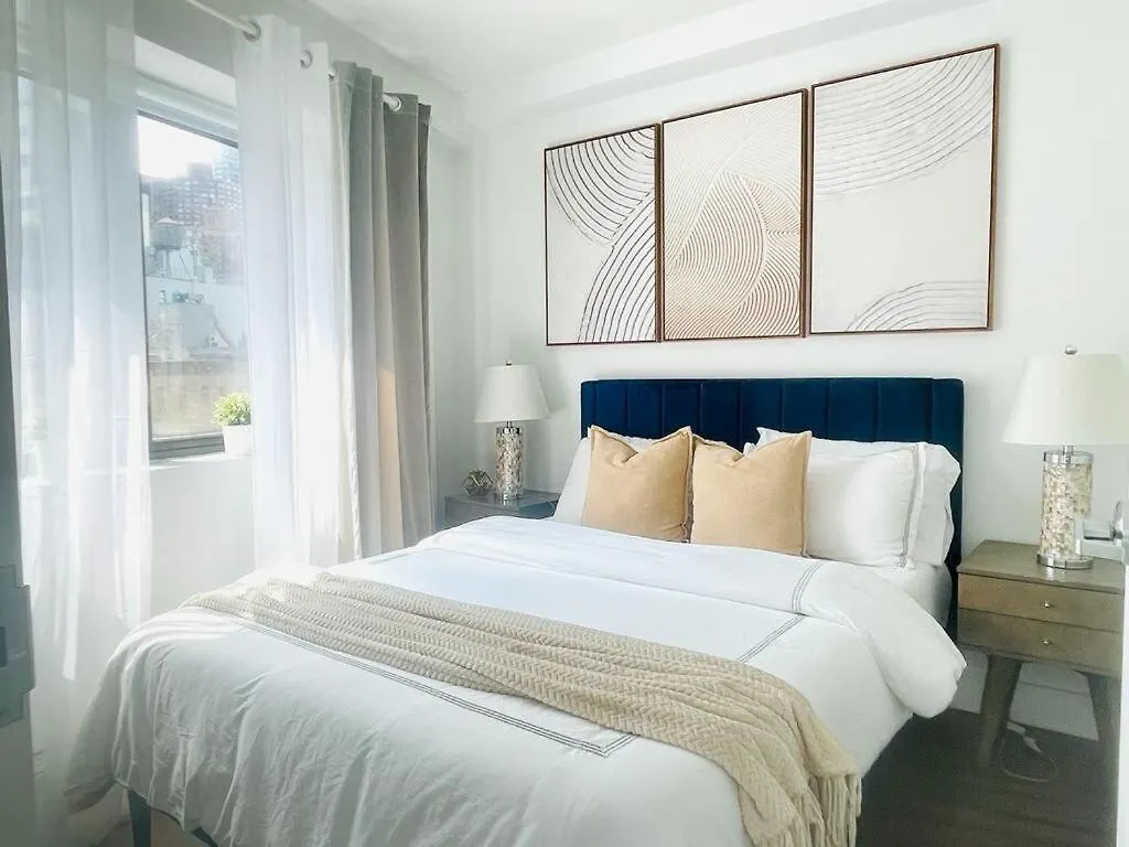 809-6A New 2Br Duplex With A Private Patio Apartment New York