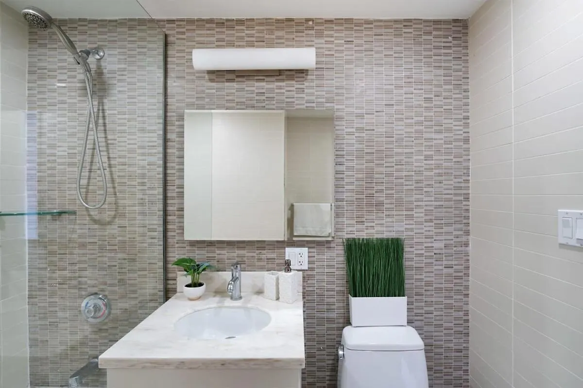 809-6A New 2Br Duplex With A Private Patio Apartment New York