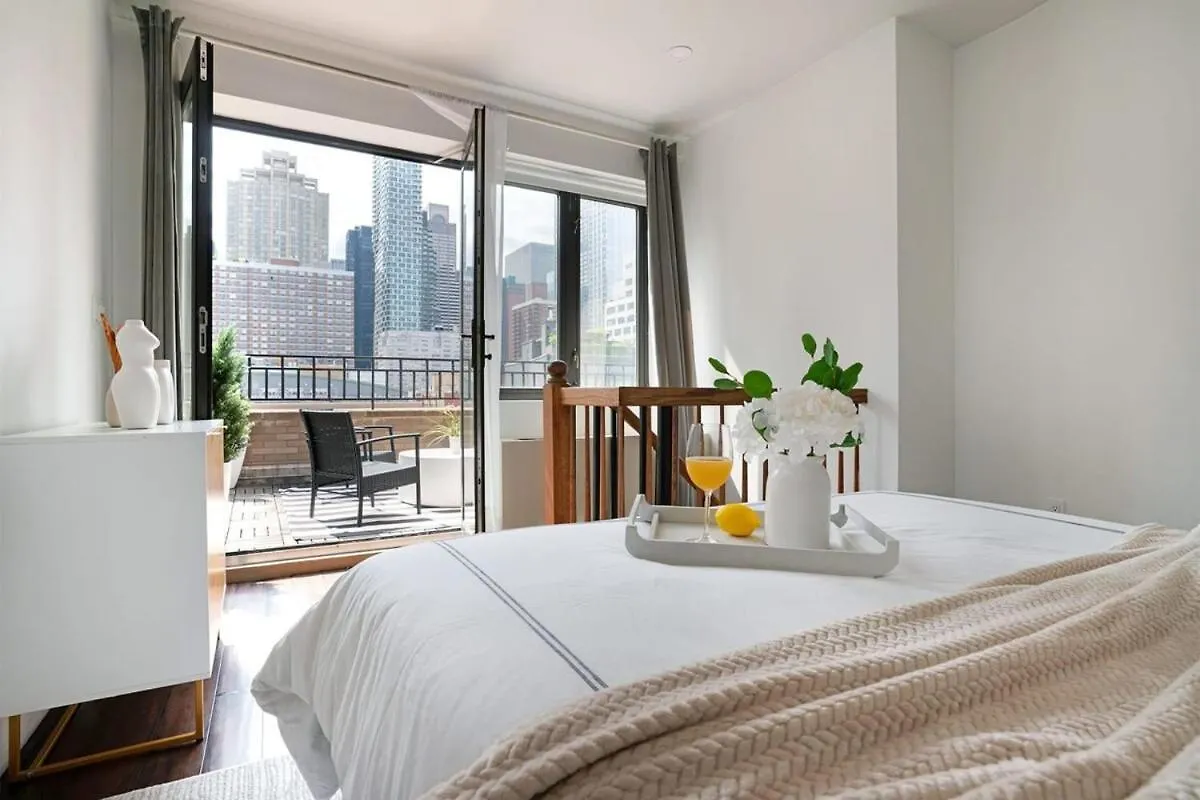 809-6A New 2Br Duplex With A Private Patio Apartment New York
