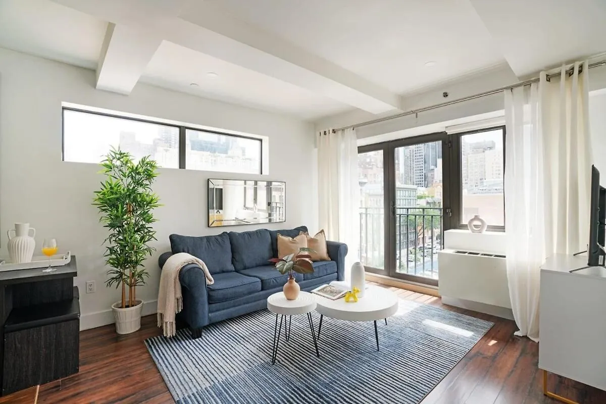 809-6A New 2Br Duplex With A Private Patio location