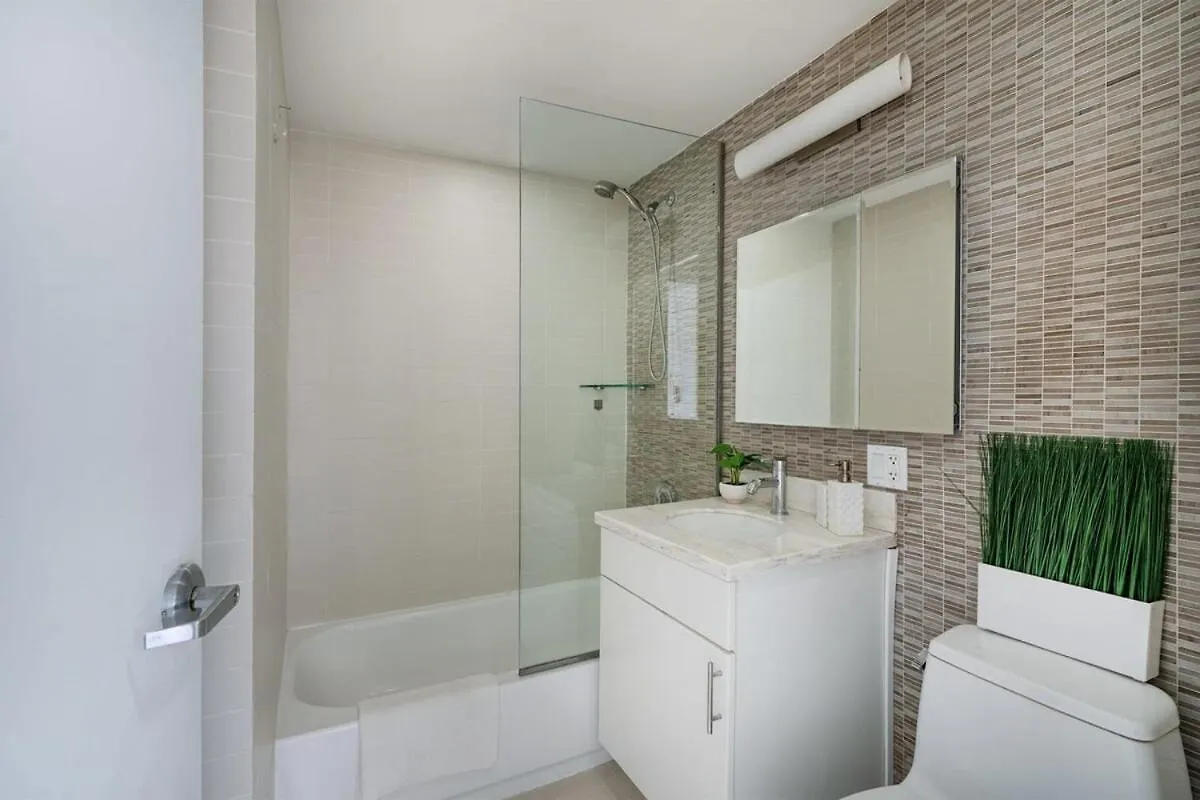 809-6A New 2Br Duplex With A Private Patio Apartment New York